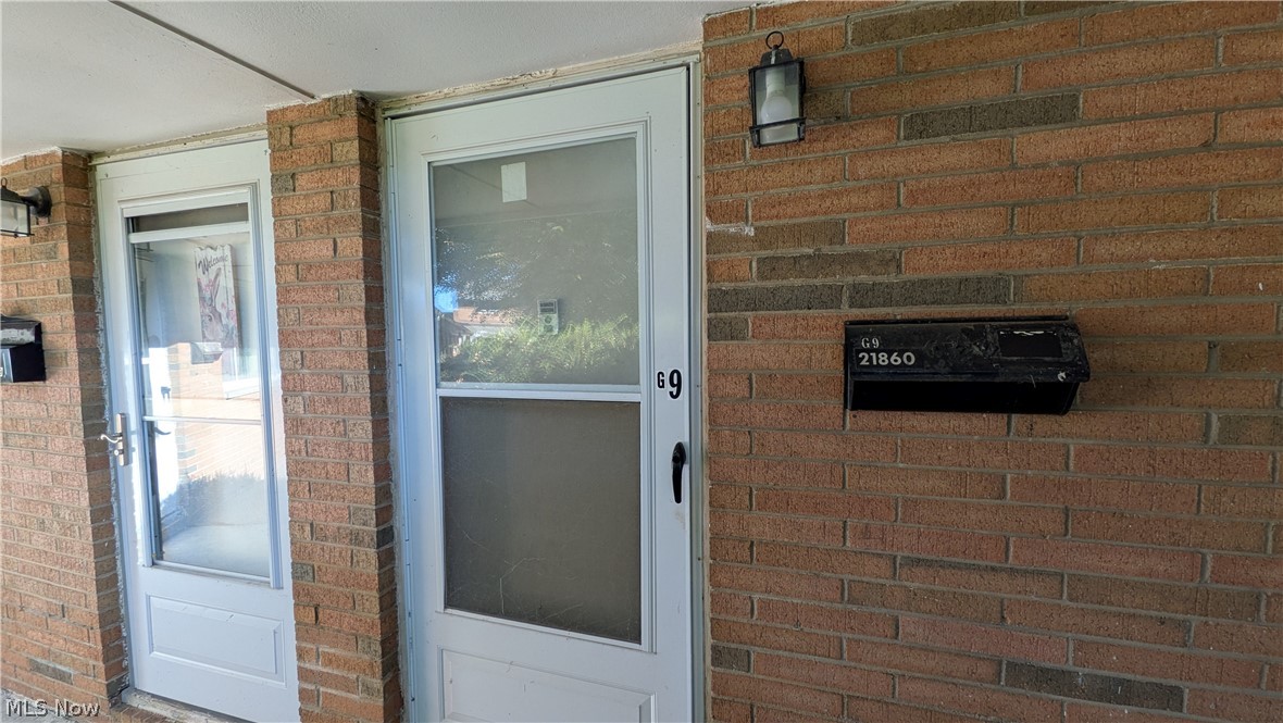 21860 River Oaks Drive Rocky River OH 44116