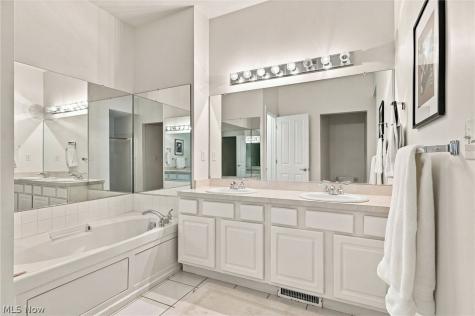 210 Rosebury Court Mayfield Heights OH 44124
