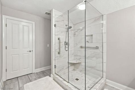 210 Rosebury Court Mayfield Heights OH 44124