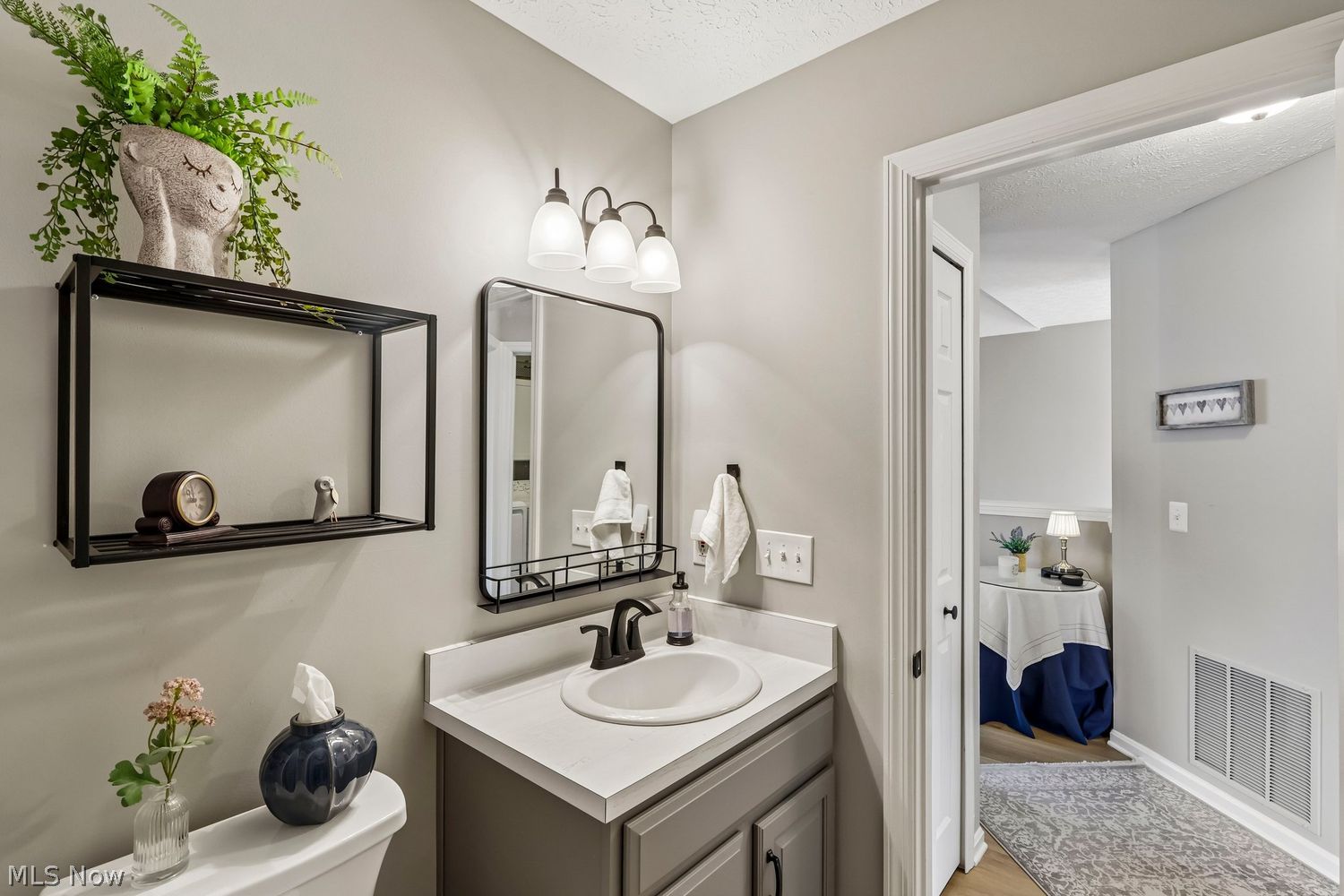 23 Vista Circle North Olmsted OH 44070