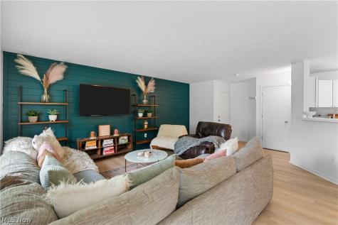 1435 Buckingham Gate D Boulevard Cuyahoga Falls OH 44221