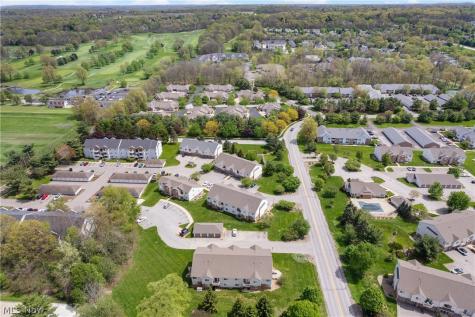 1435 Buckingham Gate D Boulevard Cuyahoga Falls OH 44221