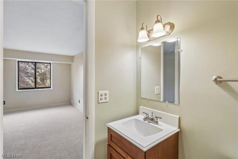 9510 Cove Drive North Royalton OH 44133
