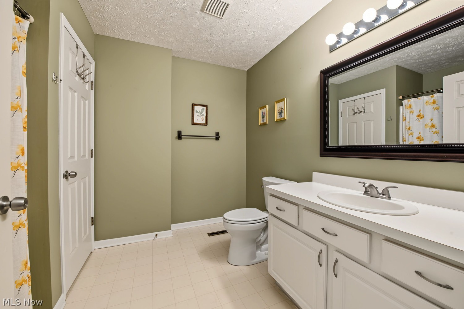 2056 Jennifer Street Akron OH 44313