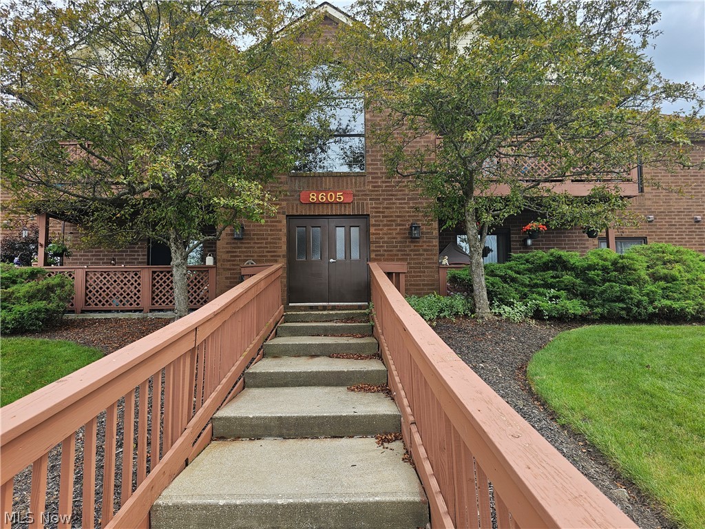 8605 Scenicview Drive Broadview Heights OH 44147
