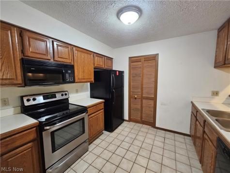 8605 Scenicview Drive Broadview Heights OH 44147