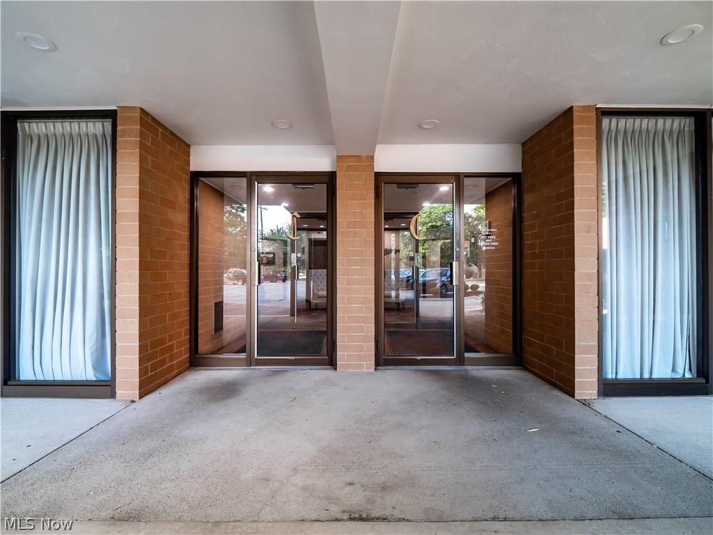 22555 Center Ridge Road Rocky River OH 44116