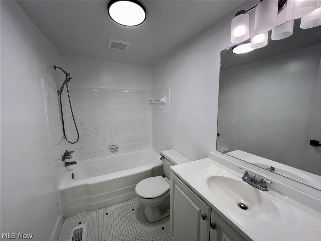 6910 Carriage Hill Drive Brecksville OH 44141