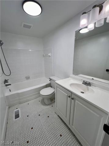 6910 Carriage Hill Drive Brecksville OH 44141