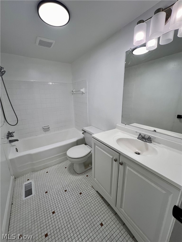 6910 Carriage Hill Drive Brecksville OH 44141