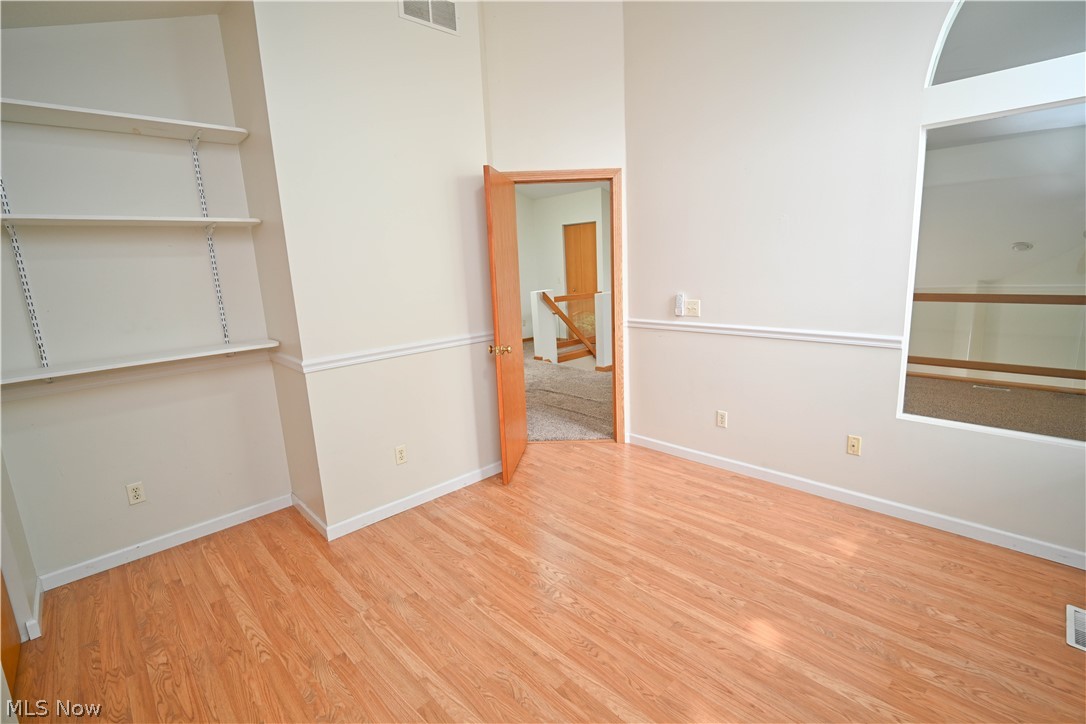 325 S Linden Court Warren OH 44484