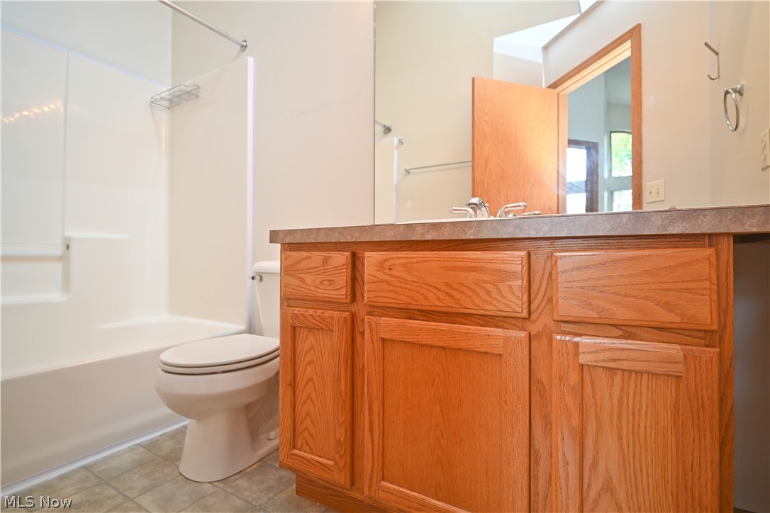 325 S Linden Court Warren OH 44484