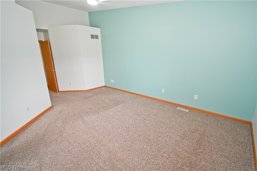 325 S Linden Court Warren OH 44484