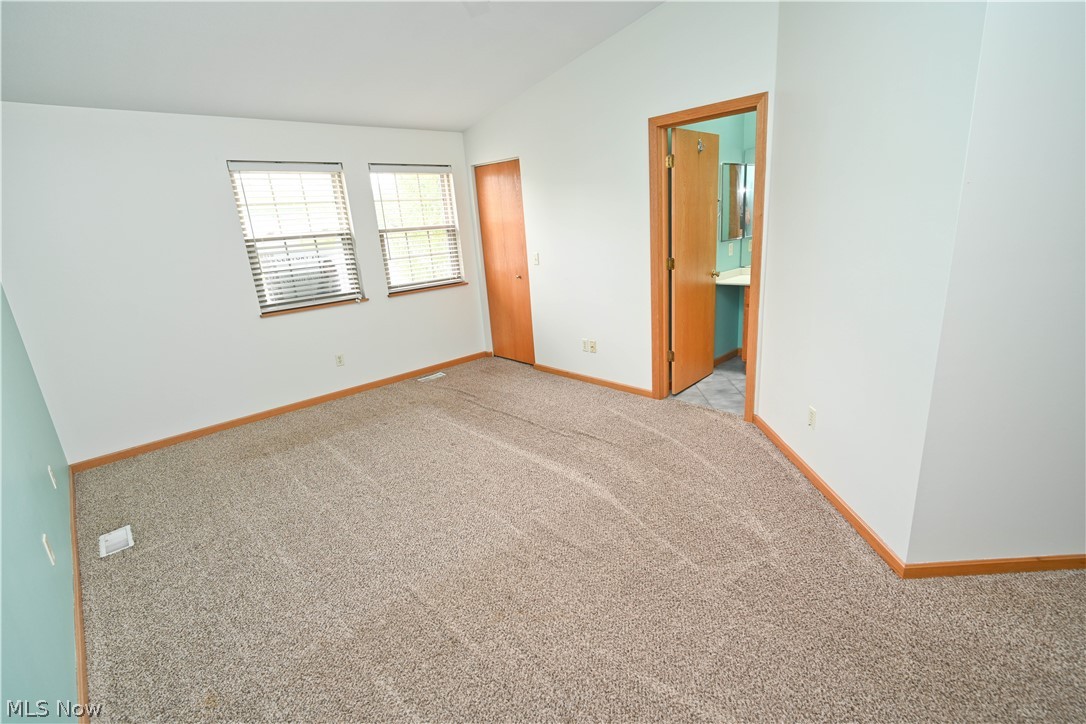 325 S Linden Court Warren OH 44484