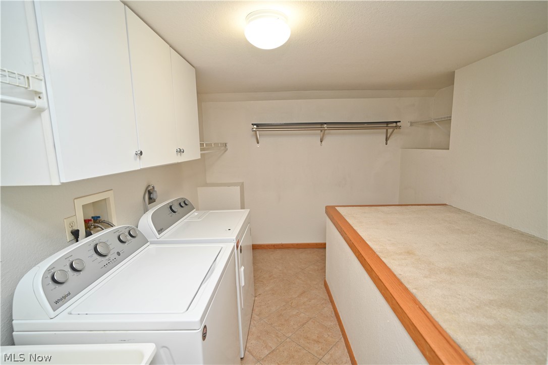 325 S Linden Court Warren OH 44484