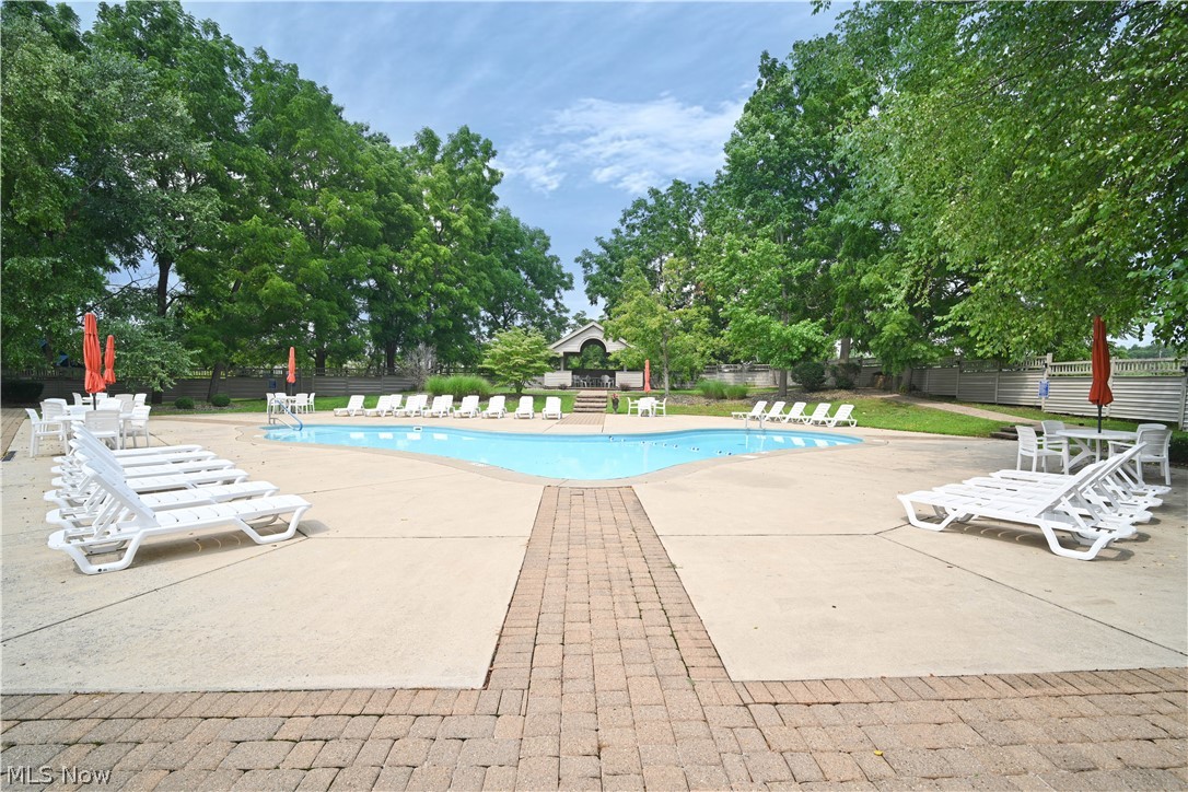 325 S Linden Court Warren OH 44484