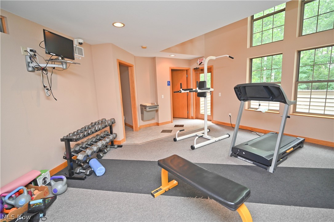 325 S Linden Court Warren OH 44484