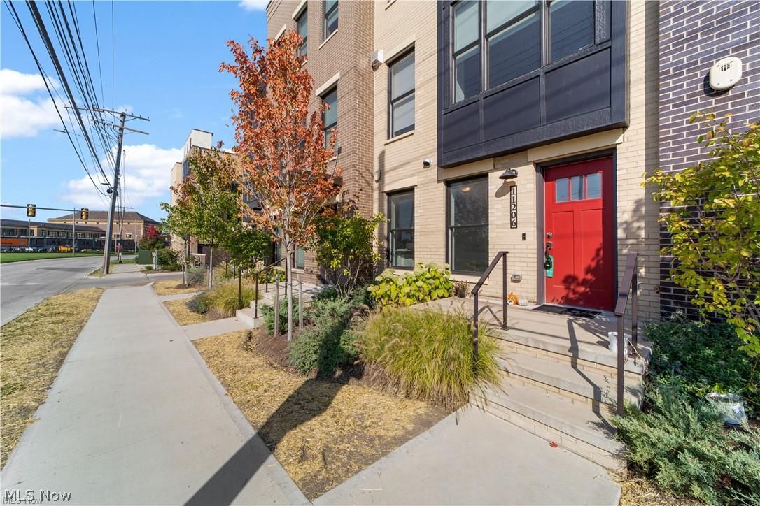 11206 N Park Place Cleveland OH 44104