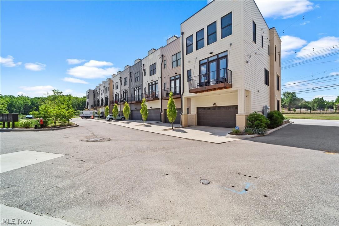 11206 N Park Place Cleveland OH 44104
