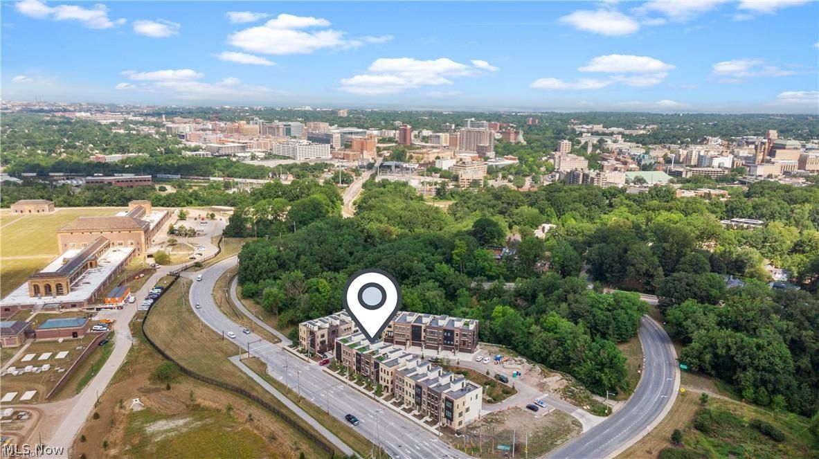 11206 N Park Place Cleveland OH 44104