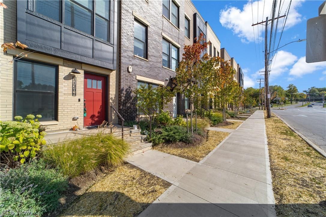 11206 N Park Place Cleveland OH 44104