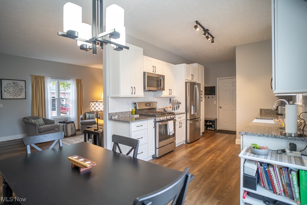 2091 Jennifer Street Akron OH 44313