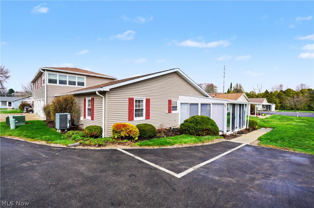 934 Canterbury Lane Salem OH 44460