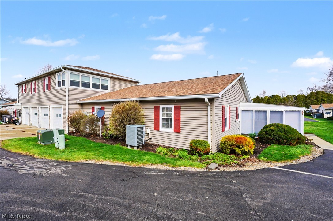 934 Canterbury Lane Salem OH 44460