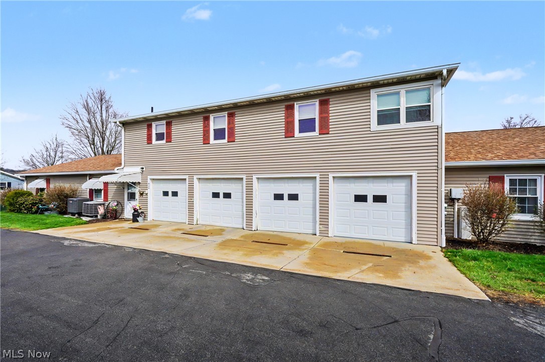 934 Canterbury Lane Salem OH 44460