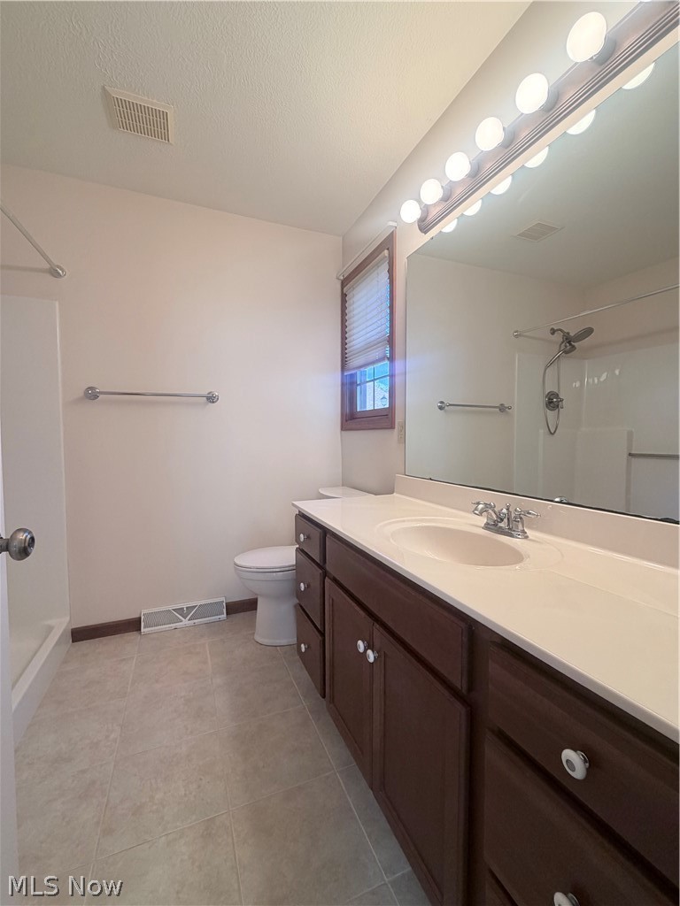 20 Walker Circle Girard OH 44420