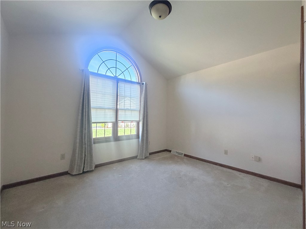 20 Walker Circle Girard OH 44420