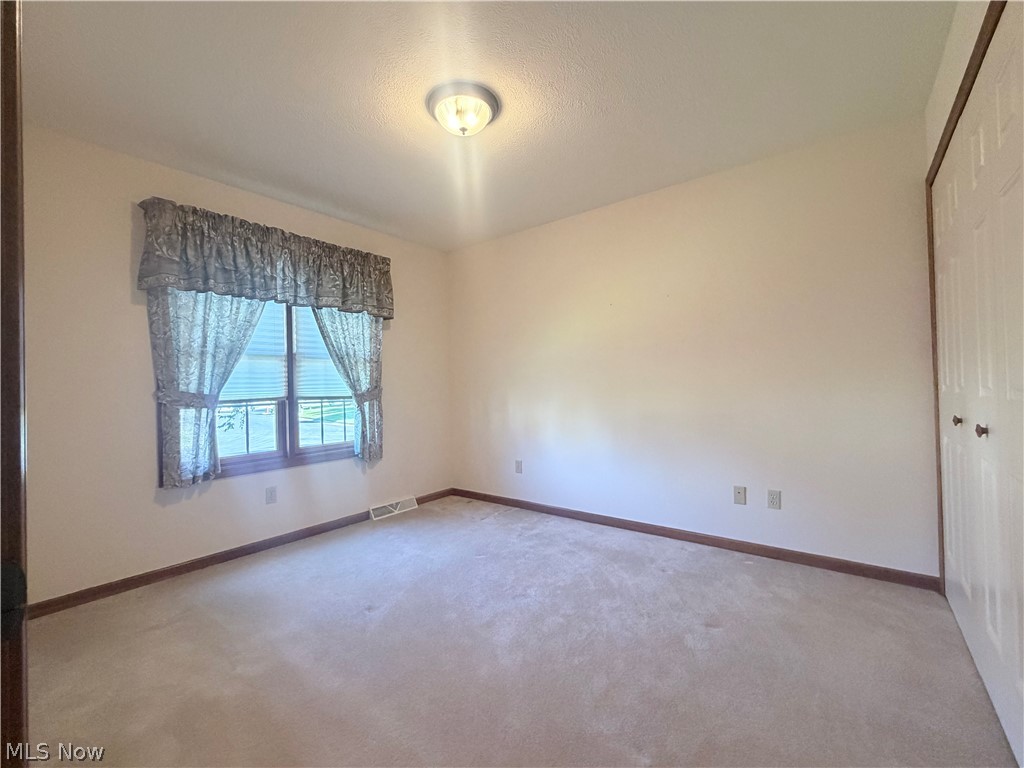20 Walker Circle Girard OH 44420