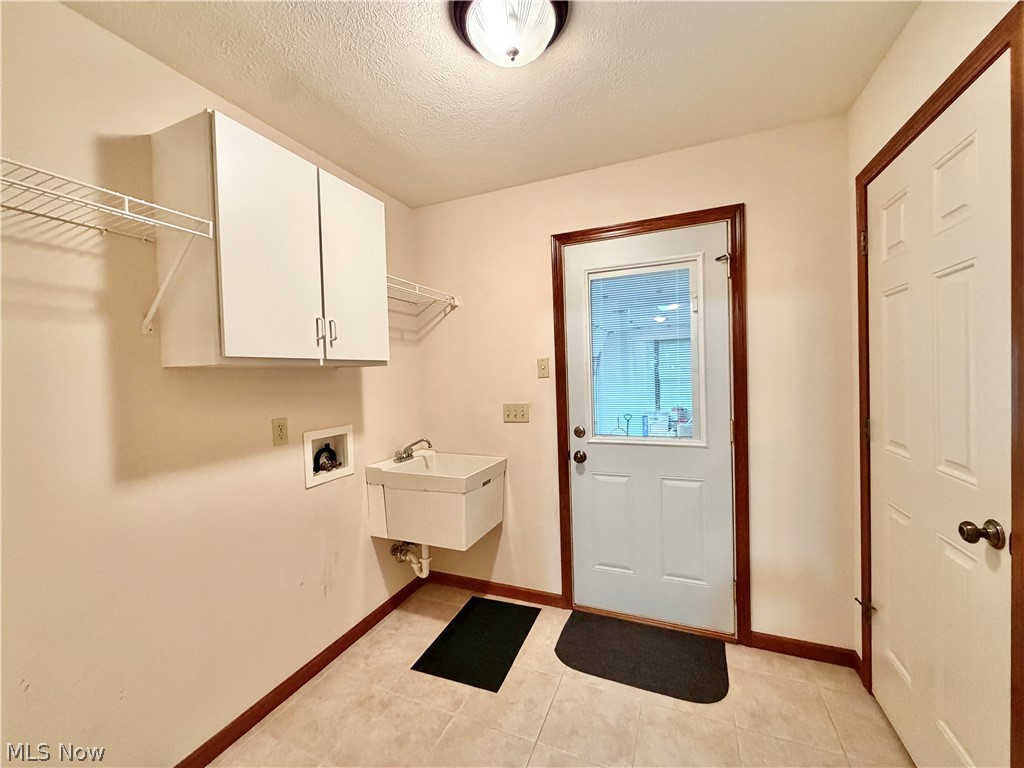 20 Walker Circle Girard OH 44420