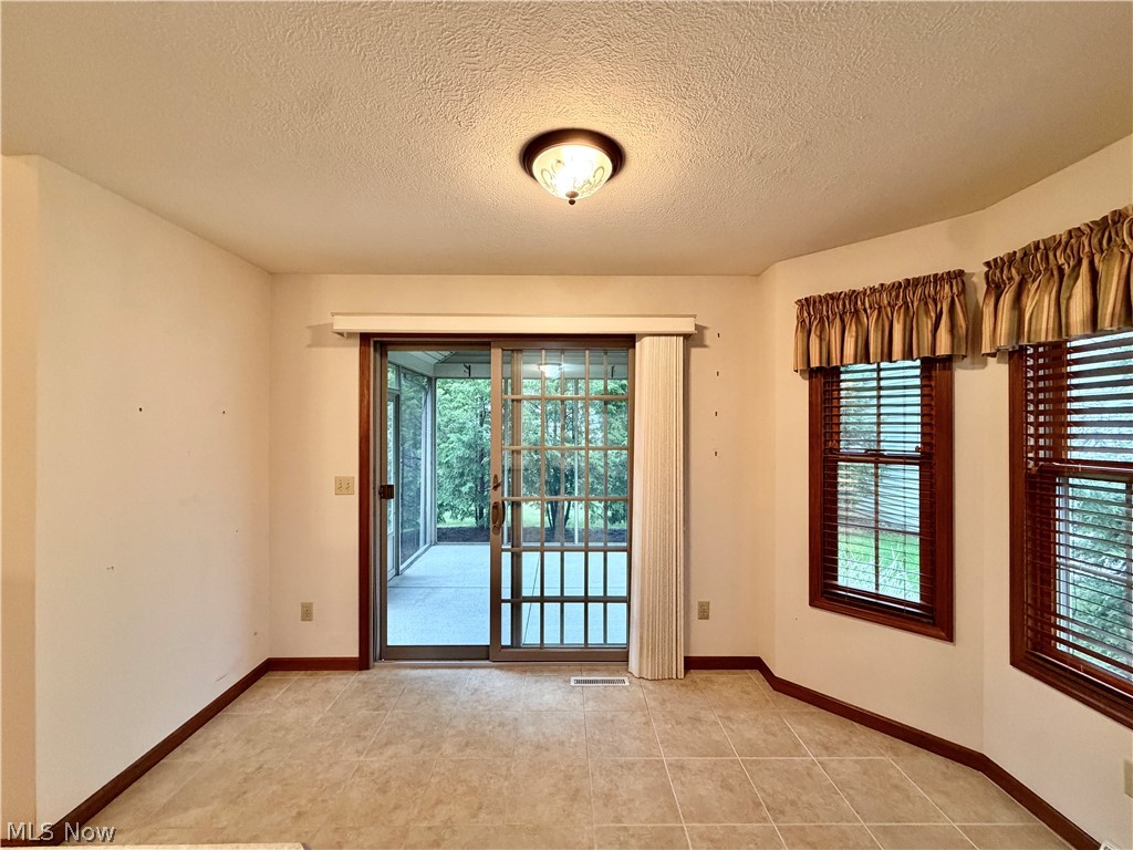 20 Walker Circle Girard OH 44420