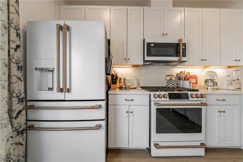 7311 Catlin Court Cleveland OH 44102