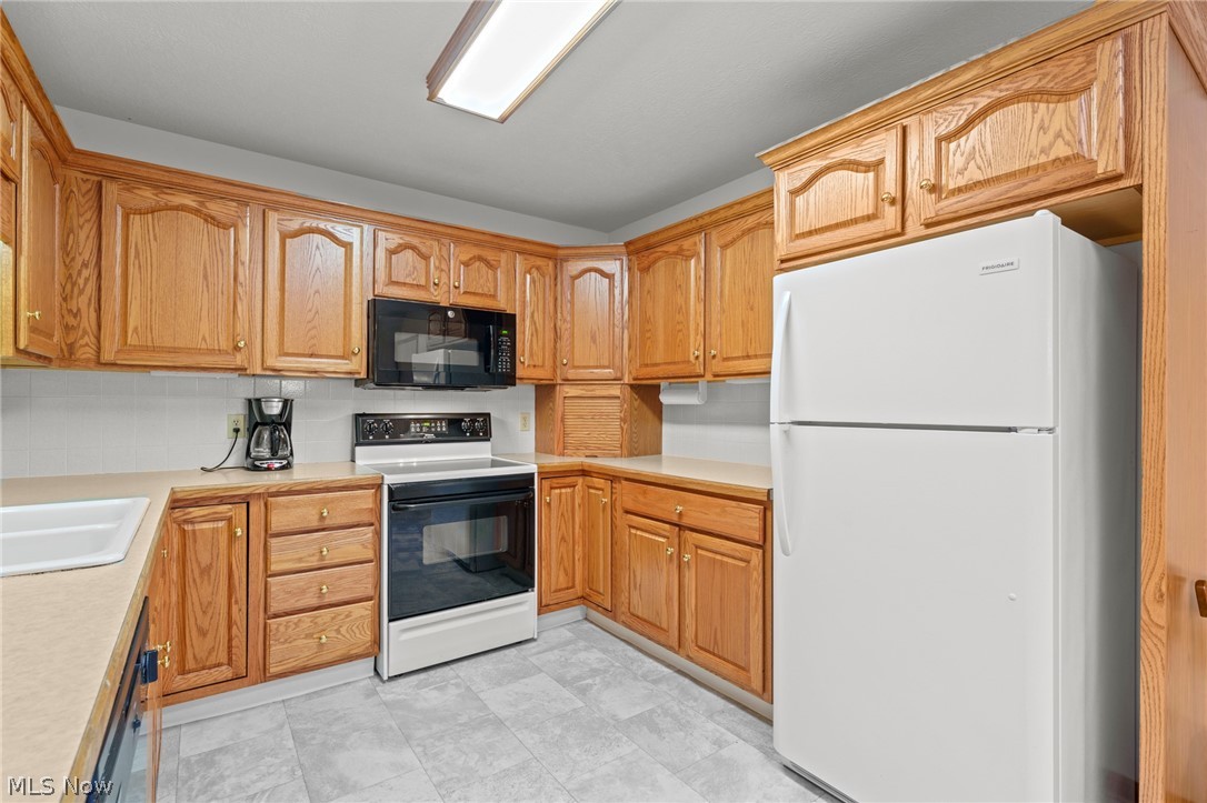 1450 Cove Street NW Uniontown OH 44685