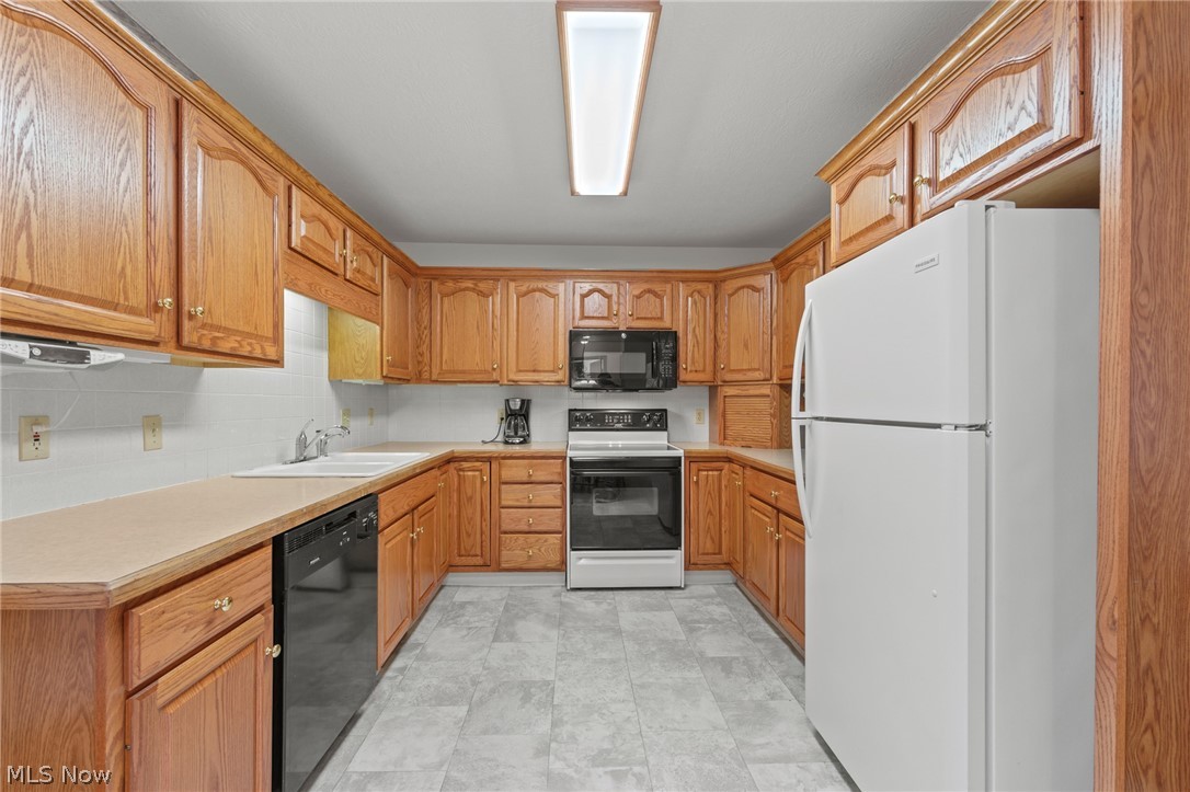 1450 Cove Street NW Uniontown OH 44685