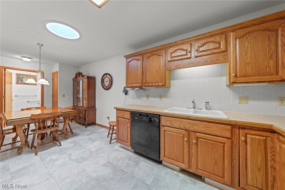 1450 Cove Street NW Uniontown OH 44685