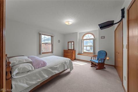 1450 Cove Street NW Uniontown OH 44685
