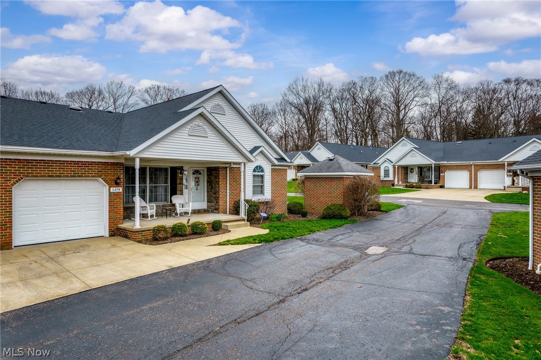 1450 Cove Street NW Uniontown OH 44685
