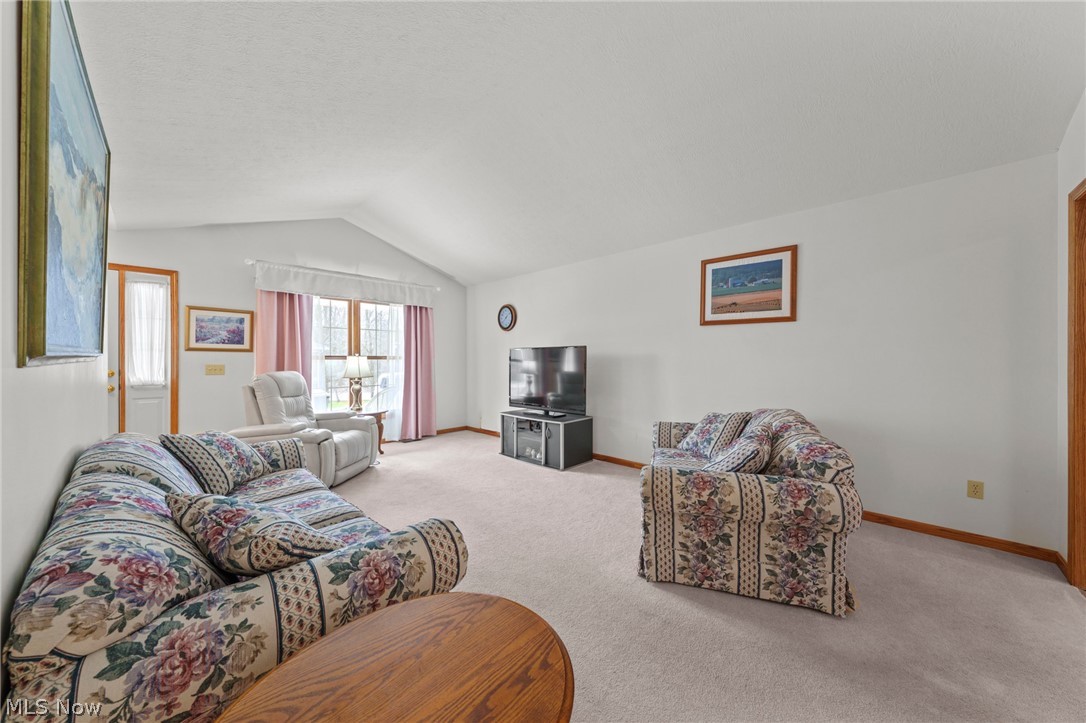 1450 Cove Street NW Uniontown OH 44685