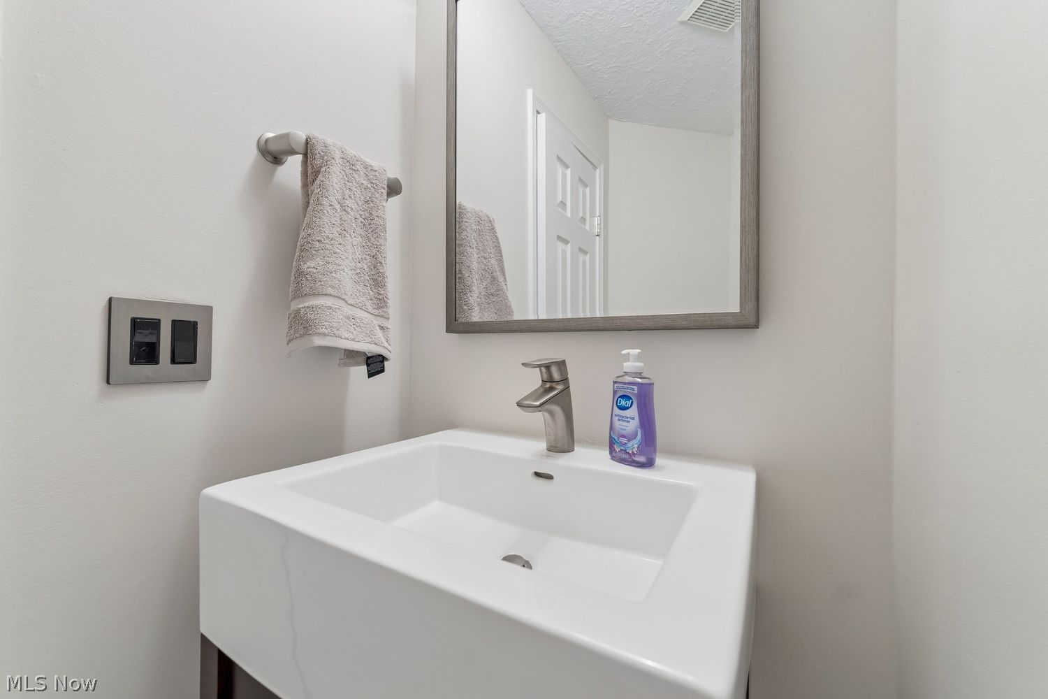 180 Fox Hollow Drive Mayfield Heights OH 44124