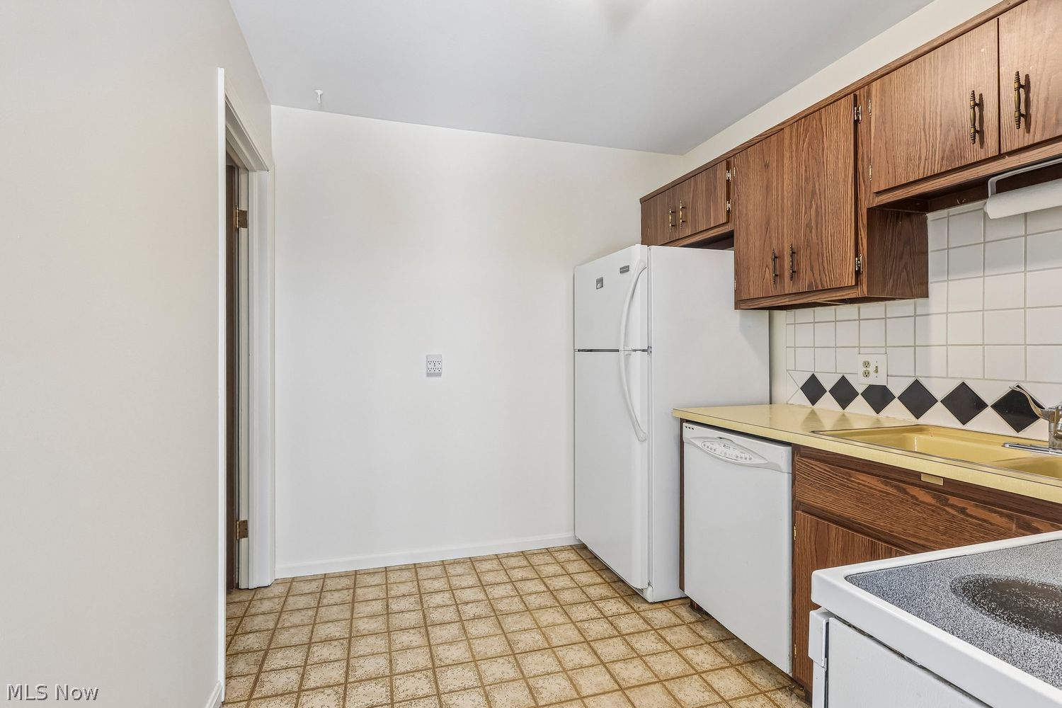 1155 Charter Oak Westlake OH 44145