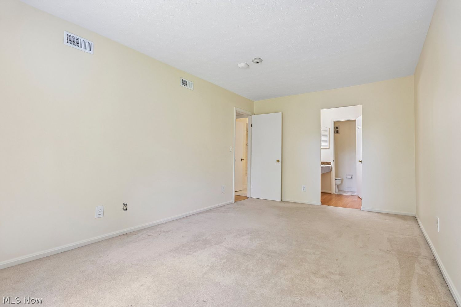 1155 Charter Oak Westlake OH 44145