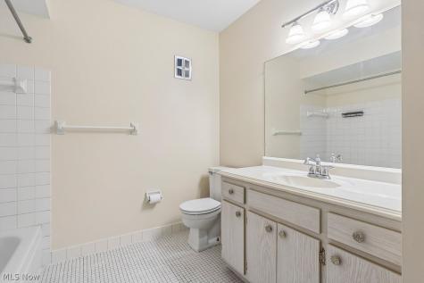 1155 Charter Oak Westlake OH 44145