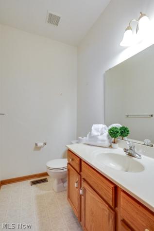1235 Spring Ridge Circle Alliance OH 44601