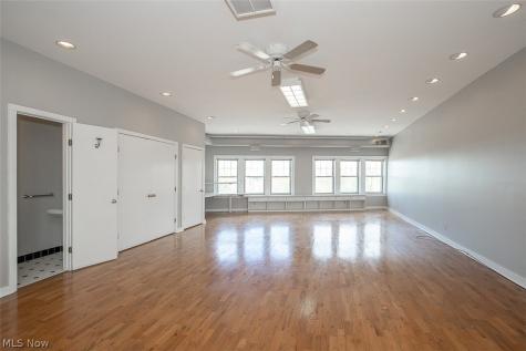 1401 W 75th Street Cleveland OH 44102