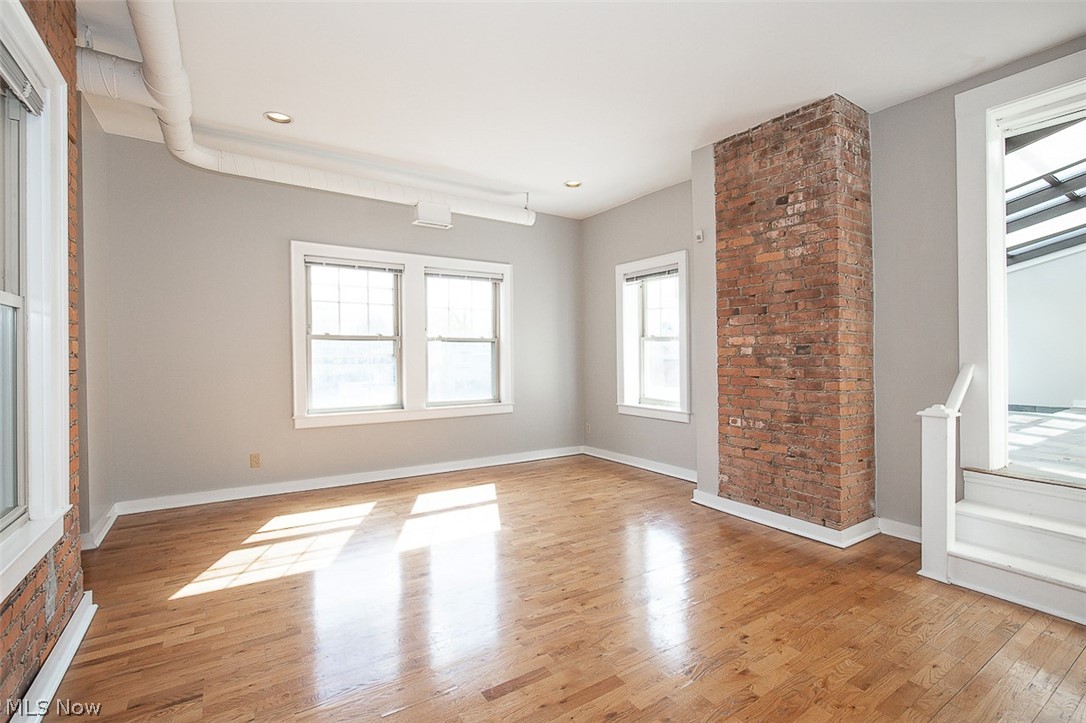 1401 W 75th Street Cleveland OH 44102
