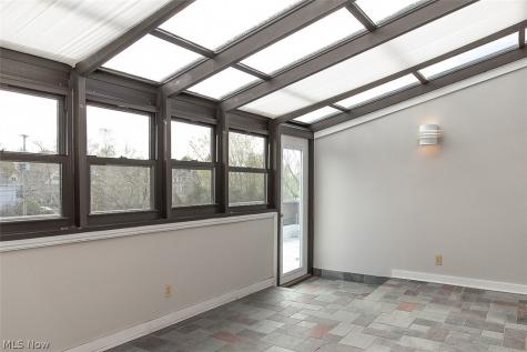1401 W 75th Street Cleveland OH 44102