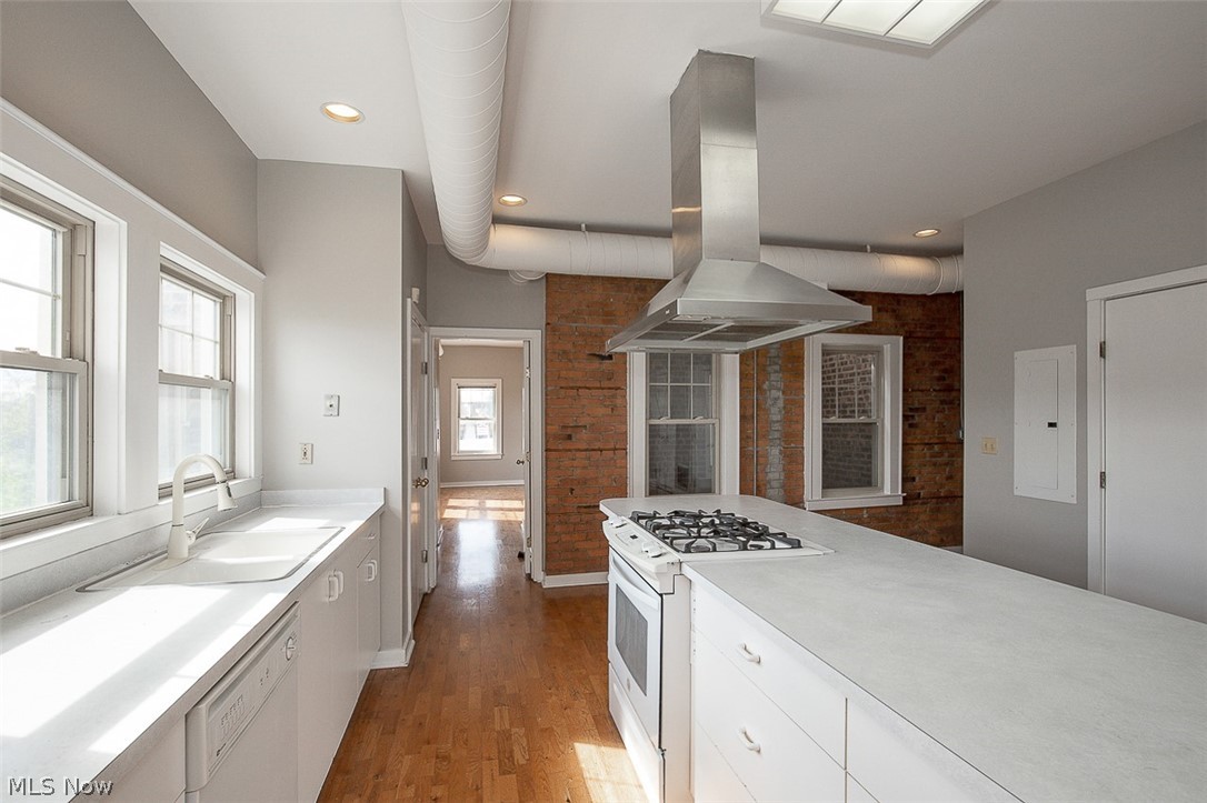 1401 W 75th Street Cleveland OH 44102